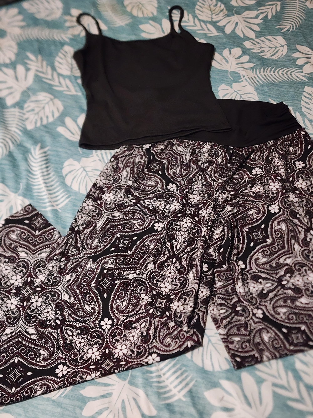 Apt. 9 Black Cami with Black & White Paisley Lounge Pants
